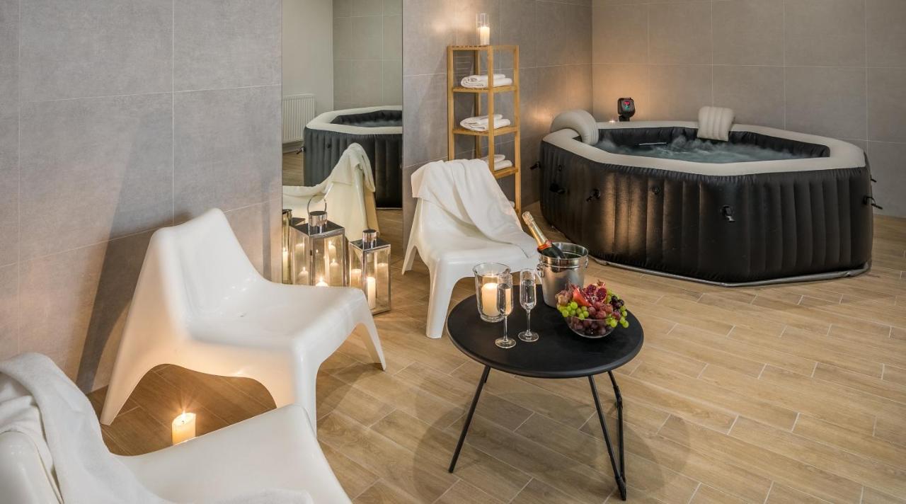 Apartment Jacuzzi Party & Event Space Up To 40 *