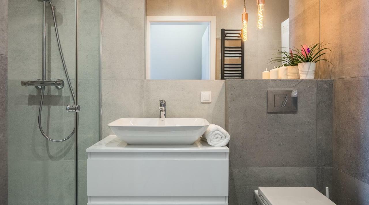Apartment Jacuzzi Party & Event Space Up To 40 *